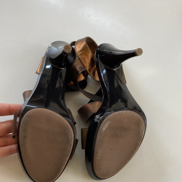 Bronze strappy pumps - Picture 3 of 4